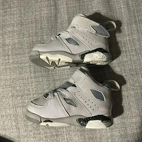 Air Jordan’s High Tops Baby Size 4C Gray - Picture 3 of 9
